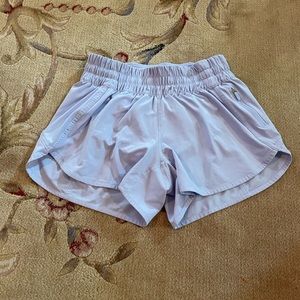 Lululemon Tracker Low-Rise Lined Short 4” size 6
